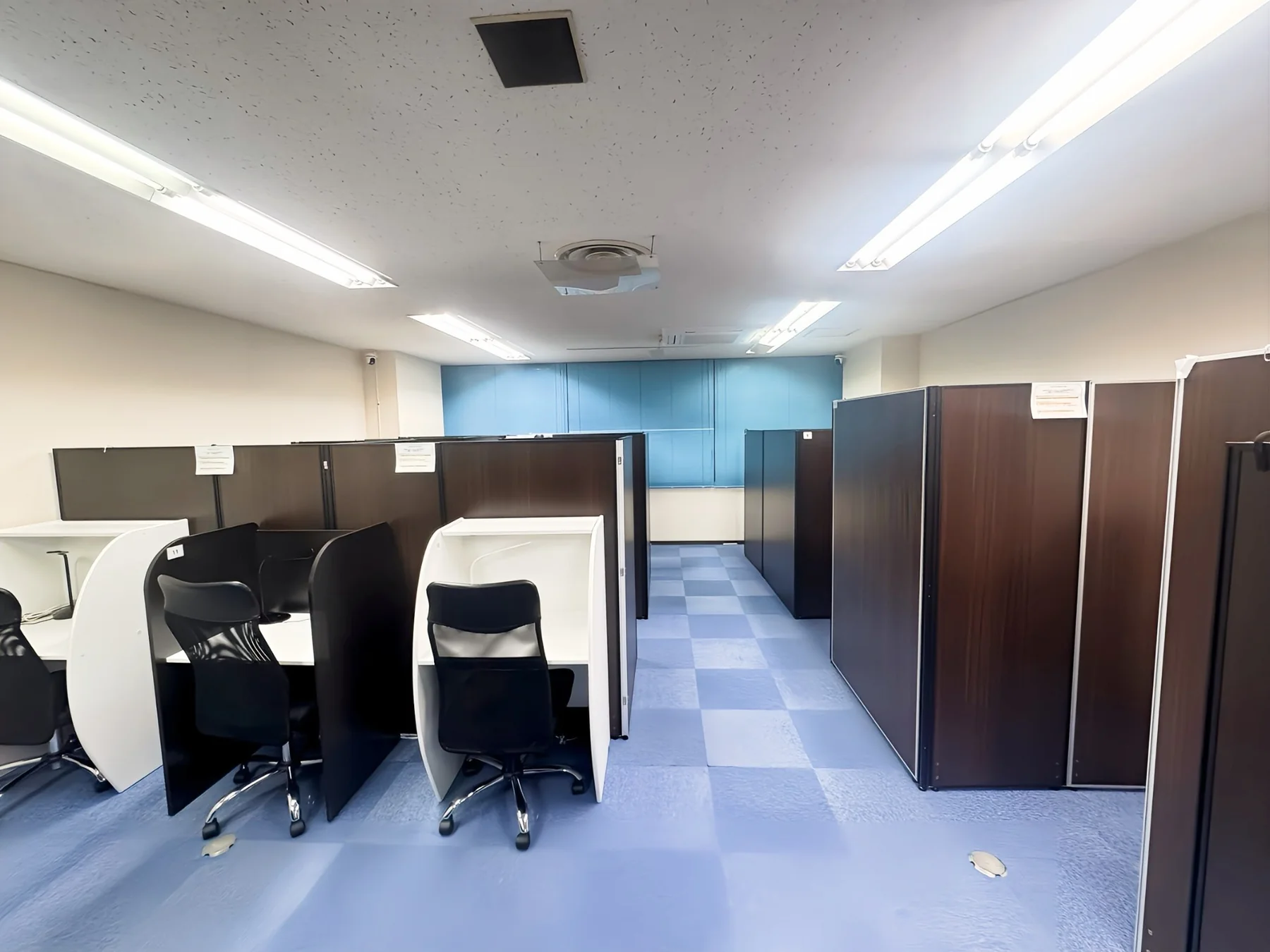 江戸川橋駅前自習室の室内